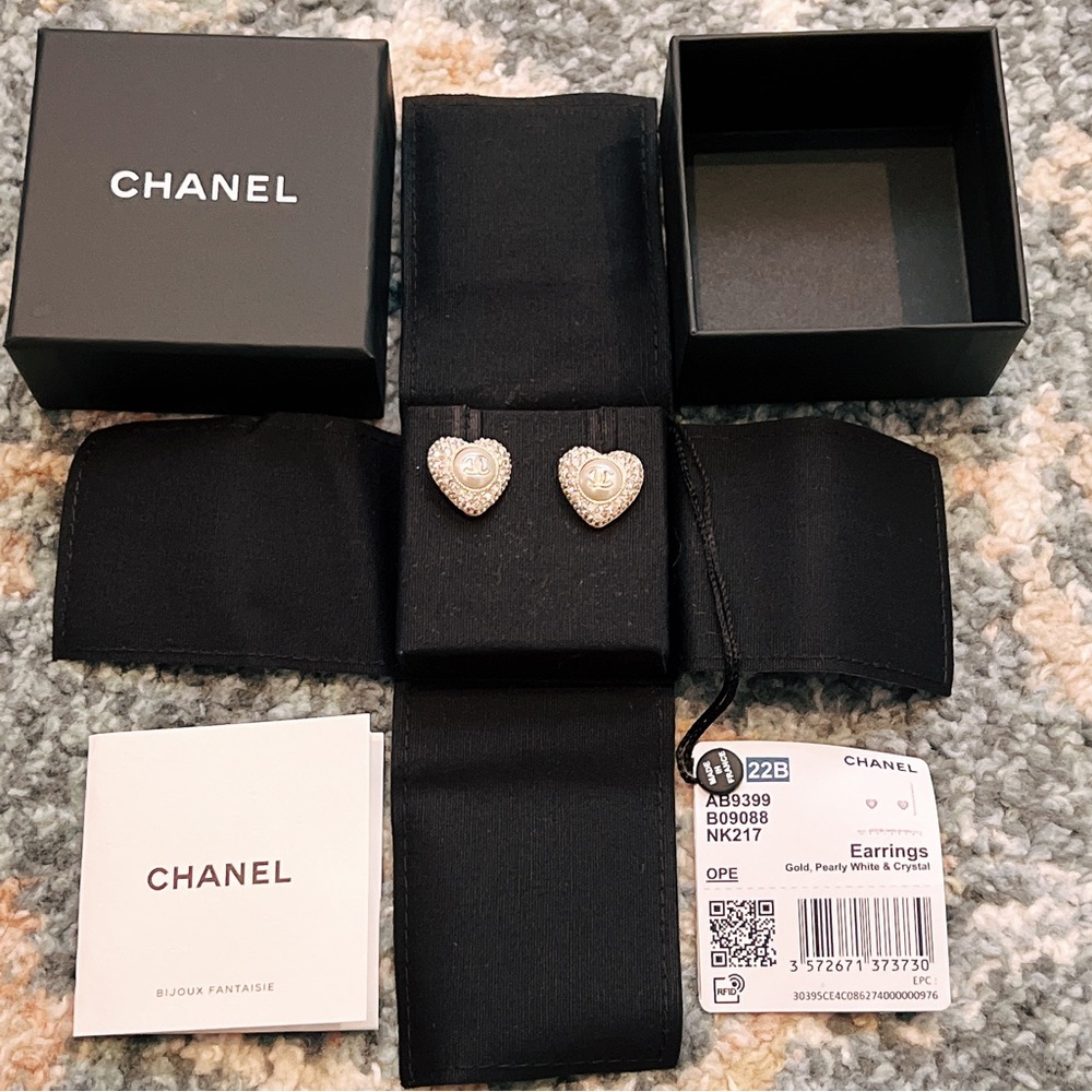 Chanel earrings - Picture 5 of 7